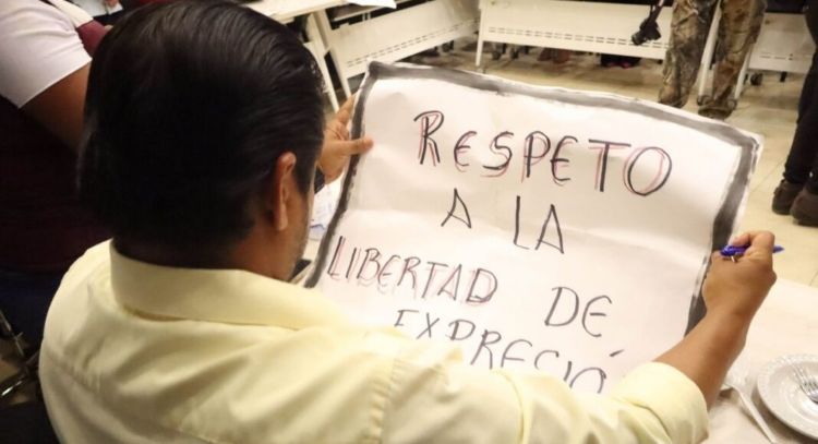 Vinculan a proceso a funcionario de Puebla por abuso de autoridad contra periodista