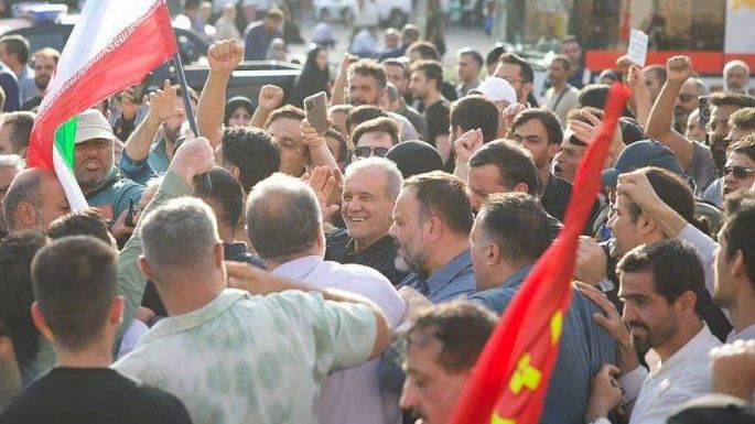 Pezeshkian acusa a EU de querer "saquear" los recursos de los países islámicos