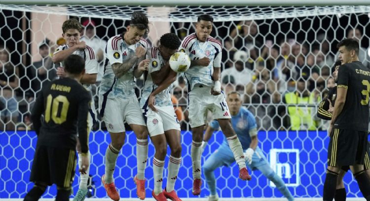 México gana su grupo de la Copa Oro de Concacaf tras empate 0-0 contra Costa Rica