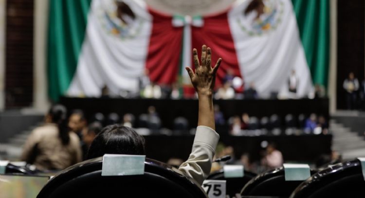 Diputados aprueban reforma que limita retiros de Afores por desempleo