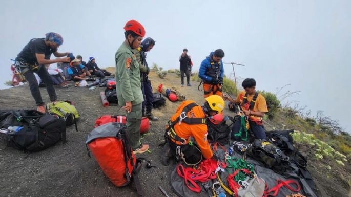 Turista brasileña fue hallada muerta tras caer de un volcán en Indonesia