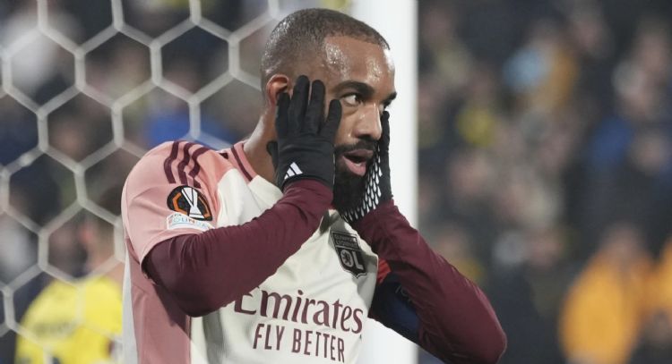El Lyon desciende a la segunda división del futbol francés en medio de problemas financieros