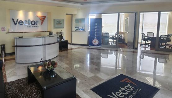 Tras señalamientos de narcolavado, anticipan venta de Vector, la casa de bolsa de Alfonso Romo