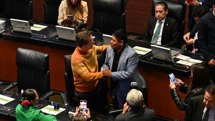 El cantante Erasmo Catarino toma protesta como senador del PVEM