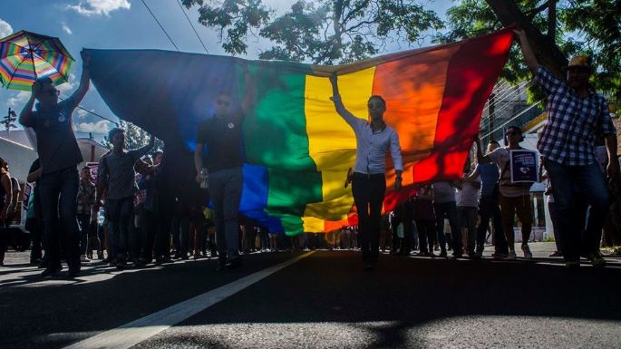 Temporales e invisibles: realidad del trabajo migrante y LGBT+ en México