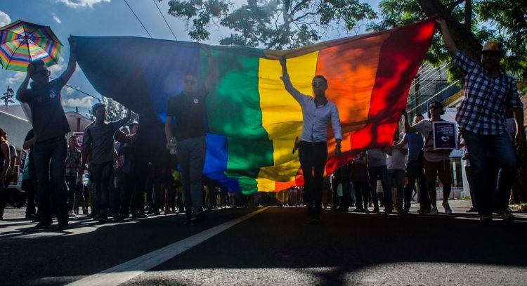 Temporales e invisibles: realidad del trabajo migrante y LGBT+ en México
