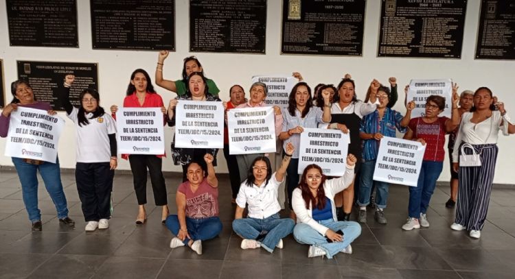 Reciben con protestas a diputado panista de Morelos que propone extinguir Instituto de la Mujer
