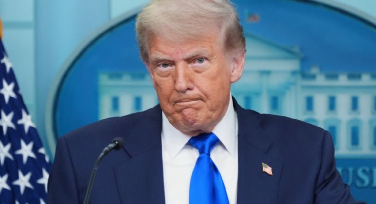 Trump cancela negociaciones comerciales con Canadá por "impuesto atroz" a empresas tecnológicas