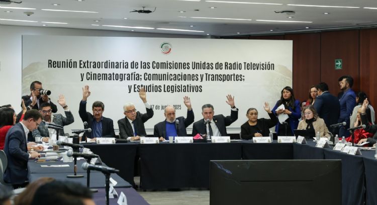 Aprueban en comisiones la Ley Telecom; mantiene la recolección de datos personales