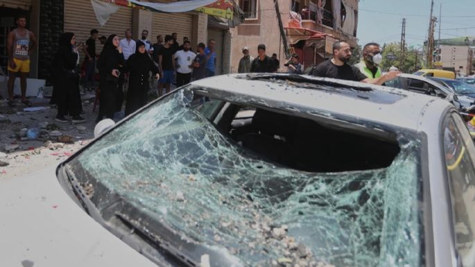 Un muerto y 11 heridos en intensos ataques israelíes en el sur del Líbano