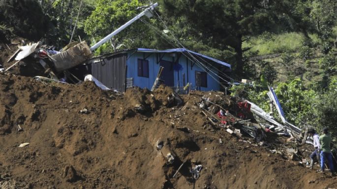 Sube a 22 la cifra de muertos por deslizamiento de tierra en Colombia y hay 8 desaparecidos