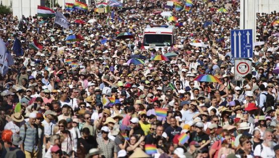 Cien mil personas marchan en el Orgullo de Budapest en abierto desafío a la prohibición húngara