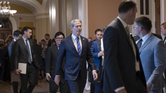 Propuesta fiscal de Trump supera votación clave en el Senado