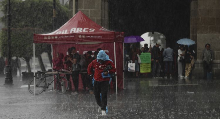 Huracán Flossie y tormenta Barry azotarán con lluvias fuertes a torrenciales entre lunes y jueves