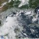 Se forman tormentas tropicales Barry y Flossie frente a costas de México. Estas son sus trayectorias