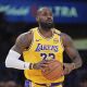 LeBron James jugará su temporada número 23 en la NBA y ganará 52.6 millones de dólares