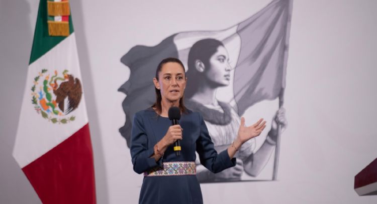 Sheinbaum sugiere que la política migratoria de Trump incidió en la caída de las remesas