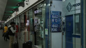 Peso pierde en medio de la discusión del proyecto fiscal de Trump