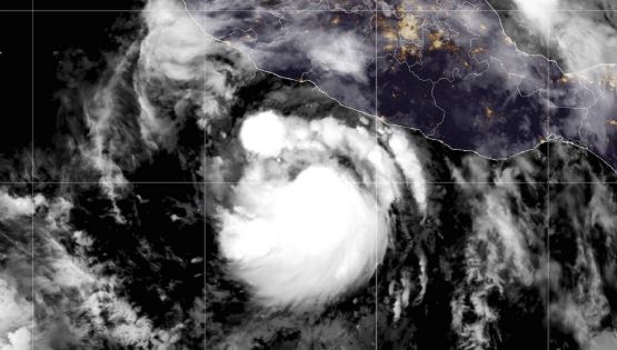 Flossie podría convertirse en huracán categoría 3 frente a costa del Pacífico de México