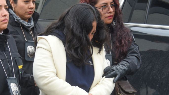 Vinculan a proceso a alcaldesa de Capulhuac suspendida de funciones por agredir a empleada del DIF