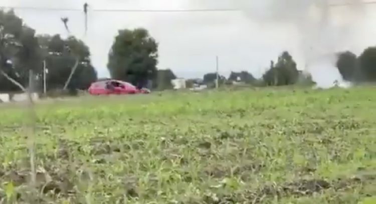 Explotan granadas a policías justo cuando acudieron a levantar cuerpos (Video)