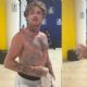 Graban a extranjero agrediendo a joven mexicana en cine de Oaxaca (Video)