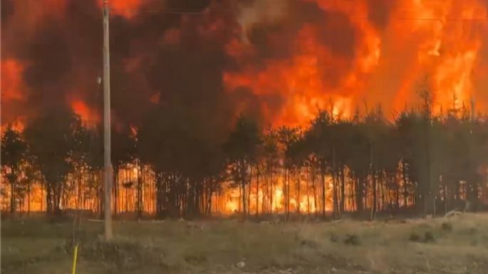 Incendios en Canadá: aumentan las evacuaciones y el humo ya llegó a Estados Unidos