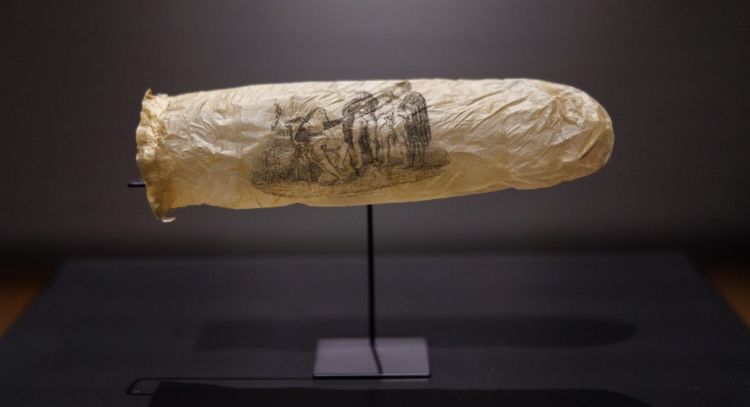 Museo de los Países Bajos exhibe condón de casi 200 años de antigüedad