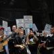 Con mariachi, asociaciones a favor de regularizar vapeadores se manifiestan en el Senado