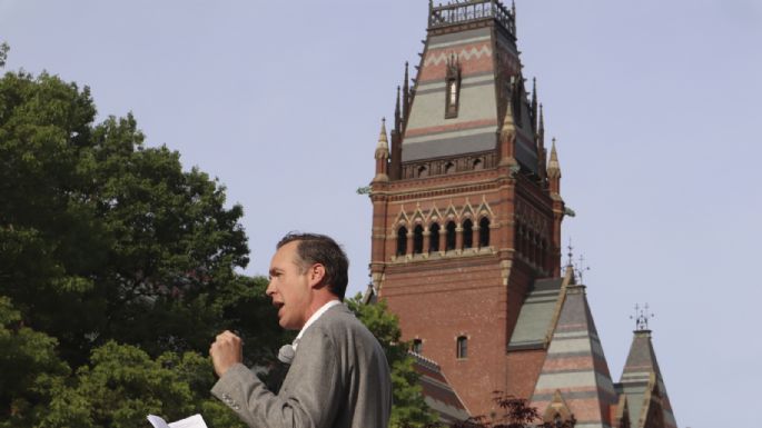 Trump suspende los visados a nuevos estudiantes internacionales de Harvard