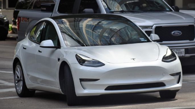 Adulto mayor muere tras ser atropellado por un Tesla en Nuevo León
