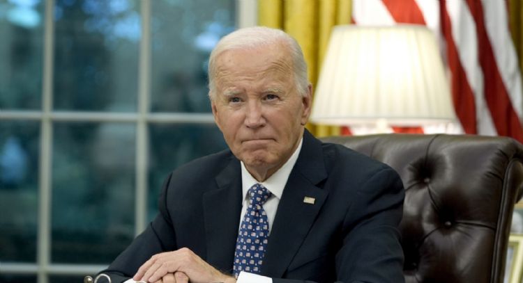 Trump ordena investigar si Biden usó una máquina de firmar para ocultar su “deterioro cognitivo”