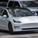 Adulto mayor muere tras ser atropellado por un Tesla en Nuevo León