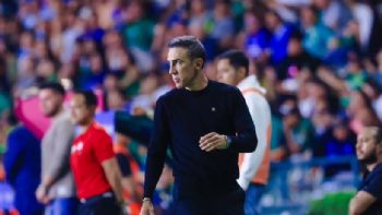 Vicente Sánchez deja de ser director técnico del Cruz Azul