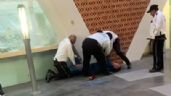 Foto ilustrativa de la nota titulada: Guardias del IMSS en Colima golpean a paciente que iba por medicina (Video)
