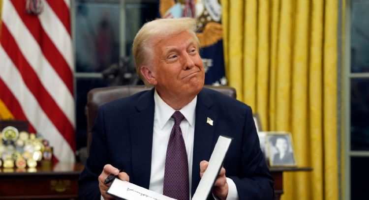 EU atacó tres instalaciones nucleares iraníes, sumándose a la campaña aérea israelí: Trump