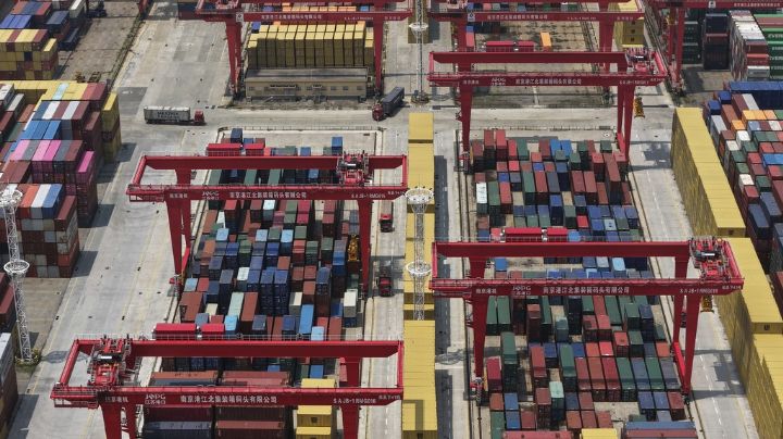Surgen nuevas disputas entre EU y China antes de las conversaciones comerciales en Londres