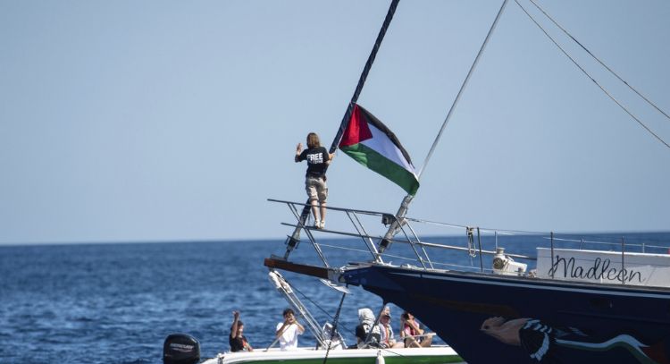 Israel promete impedir que barco de ayuda con Greta Thunberg y otros activistas llegue a Gaza