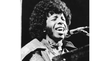 Sly Stone, líder de los revolucionarios del funk Sly and the Family Stone, muere a los 82 años