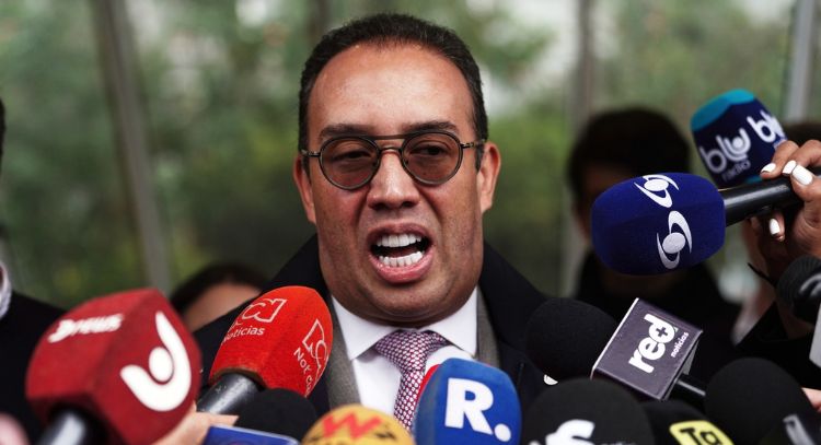 Abogado de Uribe acusa al gobierno de Petro de omitir riesgos de seguridad del senador