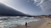 Foto ilustrativa de la nota titulada: Bañistas en playa de Portugal confunden nubes con tsunami (Videos)