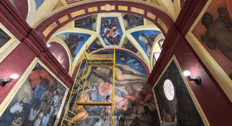 Tras ocho meses de labores, restauran mural de Diego Rivera en la Universidad de Chapingo