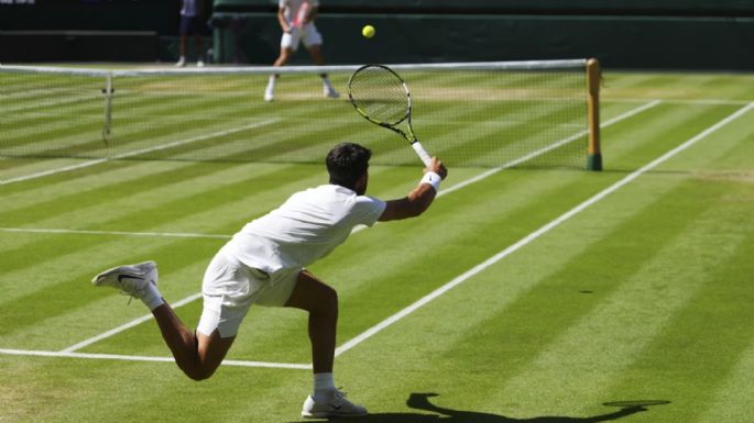 El dos veces campeón defensor Carlos Alcaraz vence a Taylor Fritz y regresa a la final de Wimbledon