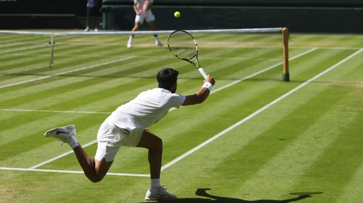 El dos veces campeón defensor Carlos Alcaraz vence a Taylor Fritz y regresa a la final de Wimbledon