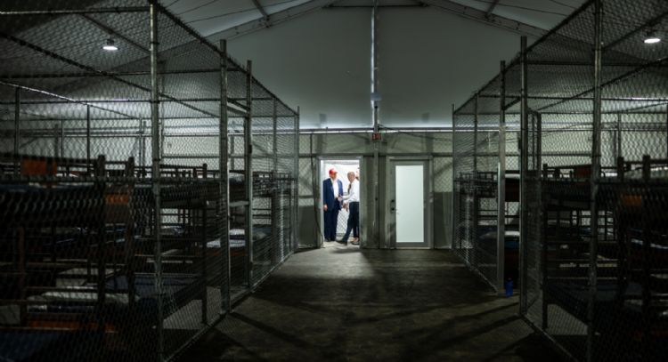 "Nos tratan como perros”: migrantes relatan la vida en la cárcel Alligator Alcatraz de Trump