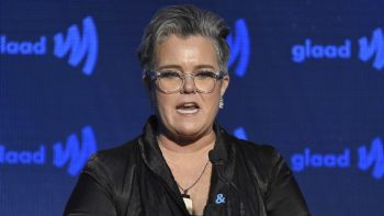 Trump considera quitarle la ciudadanía estadunidense a la comediante Rosie O'Donnell