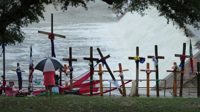 Suspenden búsqueda de víctimas de inundaciones en Texas debido a fuertes lluvias