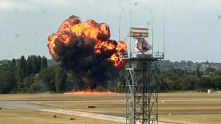 Se estrella avioneta en aeropuerto al este de Londres (Video)