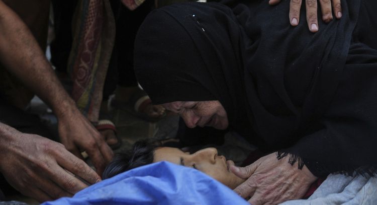 Ofensiva de Israel en Gaza deja ya casi 57 mil 900 muertos, tras otros 50 fallecidos más en 24 horas