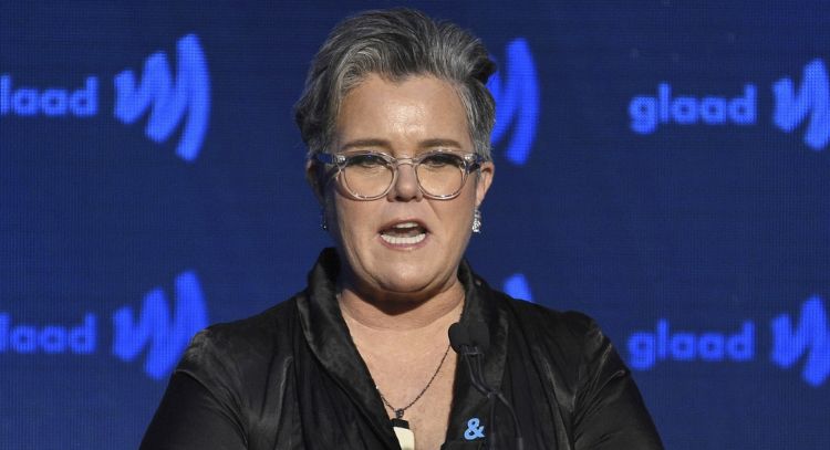 Trump considera quitarle la ciudadanía estadunidense a la comediante Rosie O'Donnell